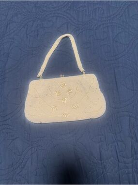 Cream Beaded Evening Handbag - Elegant Floral Detail